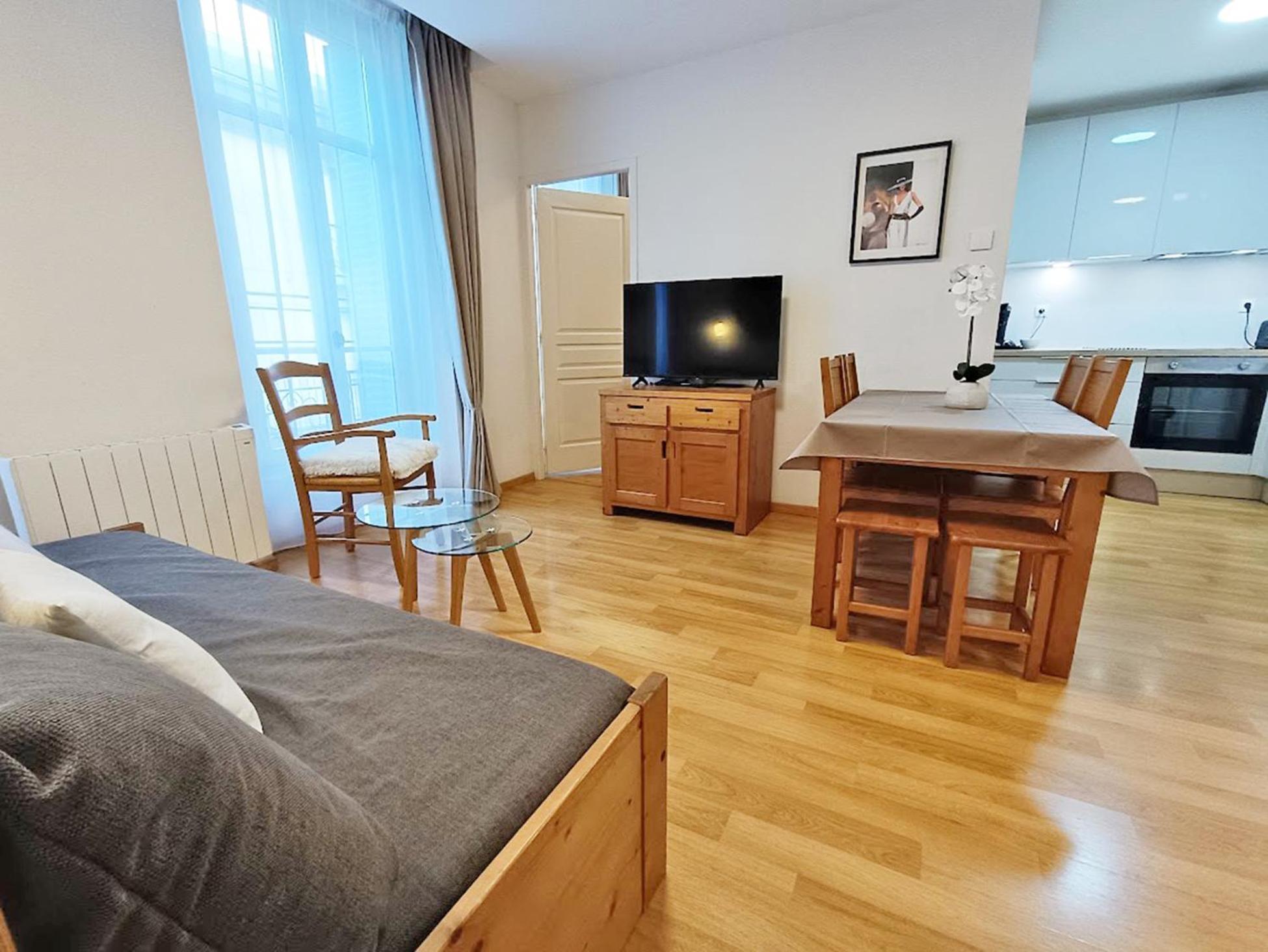 L'Eterlou, T3, Centre Luchon, Wifi, Casier A Skis, Ascenseur, 6 Personnes Bagnères-de-Luchon Exterior foto